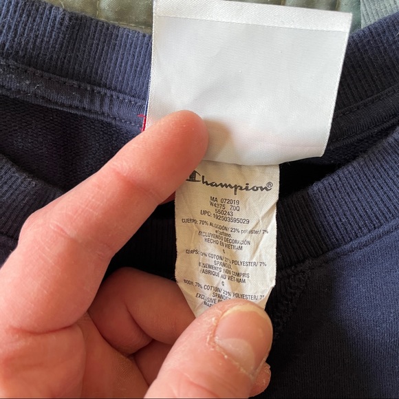 Champion sweatshirt, size large - Picture 5 of 5